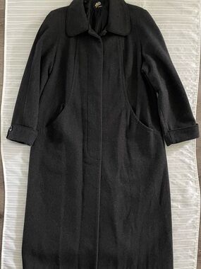 Vtg. 90's JAD Classic Black wool Women’s Long Trench Coat w/ lined collar&cuffs